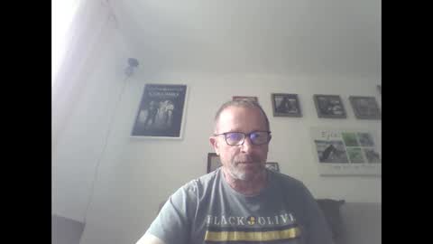 Snapshot of zippi55 chatting on 10/04/25, 11:52 Zippi online show from 10/04/25, 11:52