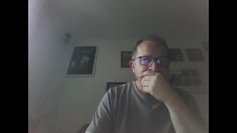 Snapshot of zippi55 chatting on 10/13/25, 04:18 Zippi online show from 10/13/25, 04:18