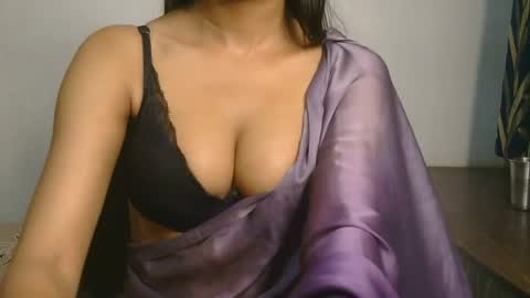 Snapshot of ziyaa_1 chatting on 06/19/26, 04:17 Ziyaa online show from 06/19/26, 04:17