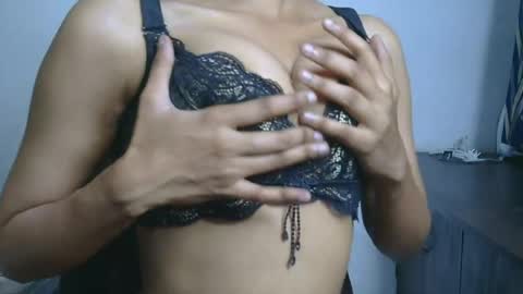 Snapshot of ziyaa_1 chatting on 06/27/26, 04:39 Ziyaa online show from 06/27/26, 04:39
