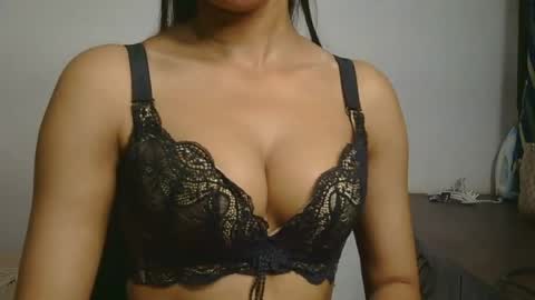 Snapshot of ziyaa_1 chatting on 07/01/26, 03:52 Ziyaa online show from 07/01/26, 03:52