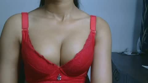 Snapshot of ziyaa_1 chatting on 07/02/26, 03:56 Ziyaa online show from 07/02/26, 03:56