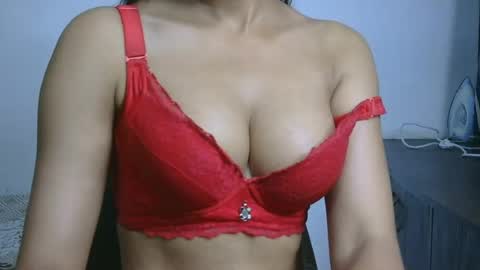 Snapshot of ziyaa_1 chatting on 07/18/26, 04:05 Ziyaa online show from 07/18/26, 04:05