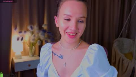 Zlata  Mon Tue Thu Fri Sun Sa GMT 3 0000pm - 0600pm  online show from 09/20/25, 03:46