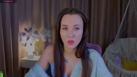 Zlata  Mon Tue Thu Fri Sun Sa GMT 3 0000pm - 0600pm  online show from 10/10/25, 05:12
