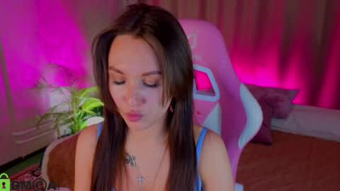 Zlata  Mon Tue Thu Fri Sun Sa GMT 3 0000pm - 0600pm  online show from 10/18/25, 04:41