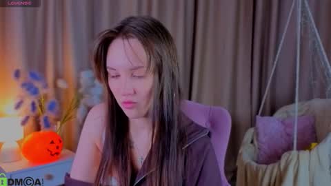 Zlata  Mon Tue Thu Fri Sun Sa GMT 3 0000pm - 0600pm  online show from 11/03/25, 04:08