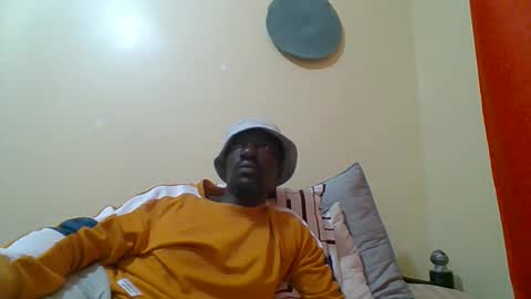 Snapshot of zlatann2012 chatting on 11/02/25, 03:58 Zlatann2012 online show from 11/02/25, 03:58