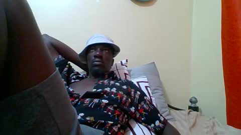 Snapshot of zlatann2012 chatting on 11/04/25, 04:06 Zlatann2012 online show from 11/04/25, 04:06