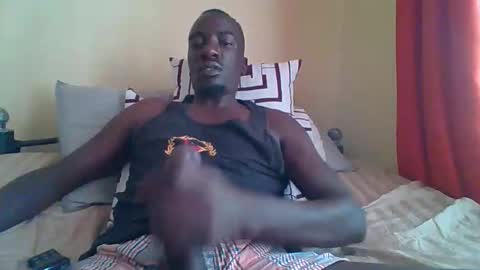 Snapshot of zlatann2012 chatting on 11/06/25, 09:32 Zlatann2012 online show from 11/06/25, 09:32