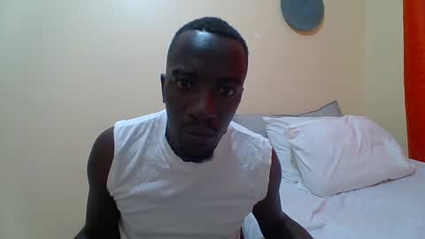 Snapshot of zlatann2012 chatting on 11/11/25, 11:43 Zlatann2012 online show from 11/11/25, 11:43