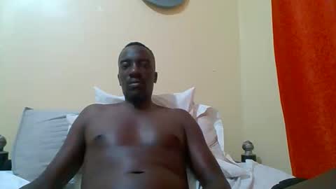 Snapshot of zlatann2012 chatting on 11/17/25, 10:04 Zlatann2012 online show from 11/17/25, 10:04