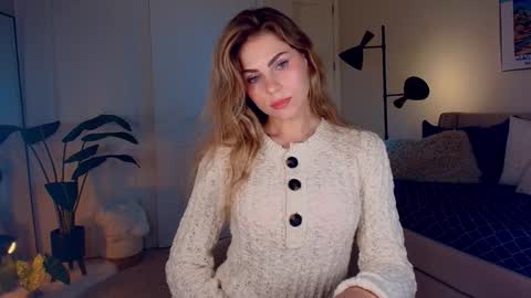 Snapshot of zlicious chatting on 12/09/24, 10:52 Zara  Join next live  at 5PM EST  online show from 12/09/24, 10:52