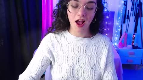 zoe_0111 online show from 12/21/24, 04:36