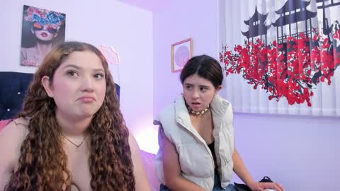 Zoe And Valeria online show from 04/09/26, 05:07