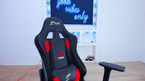 Zoe online show from 01/13/25, 10:24