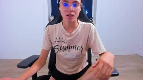 Zoe online show from 02/13/25, 12:46