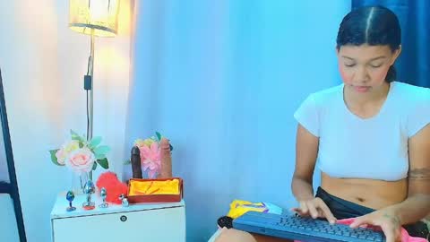 Snapshot of zoe_blake1 chatting on 05/07/26, 04:29 Zoe Blake online show from 05/07/26, 04:29