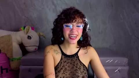 Snapshot of zoe_ch_ chatting on 06/23/26, 03:04 zoe_ch_ online show from 06/23/26, 03:04