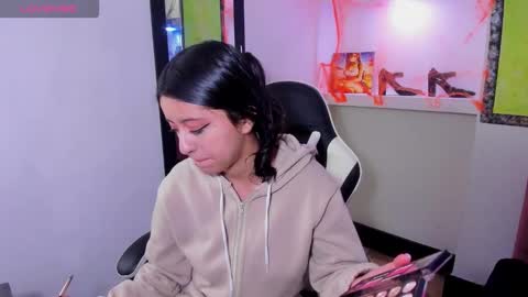 Z O E online show from 11/06/25, 06:53