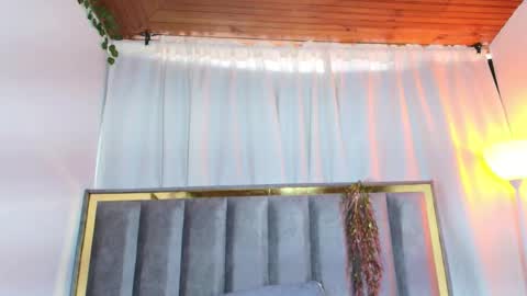 Zoe online show from 02/16/26, 12:34