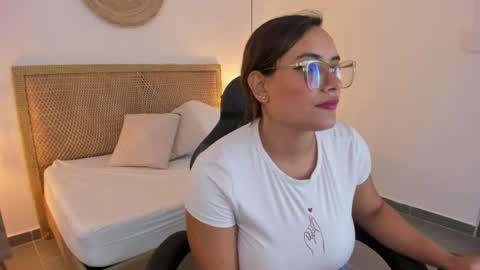 Zoe  online show from 06/10/26, 04:17