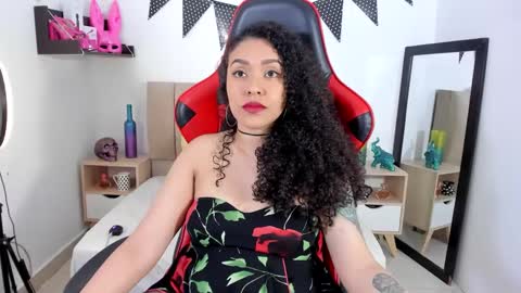 Snapshot of zoe_gruber chatting on 12/22/24, 11:09 Zoe Gruber online show from 12/22/24, 11:09