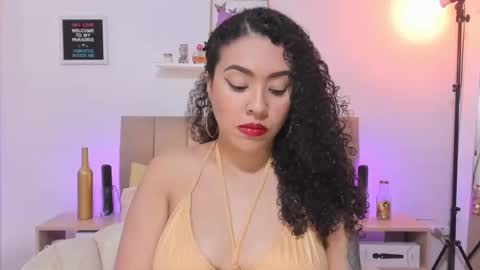 Zoe Gruber online show from 11/11/25, 07:58