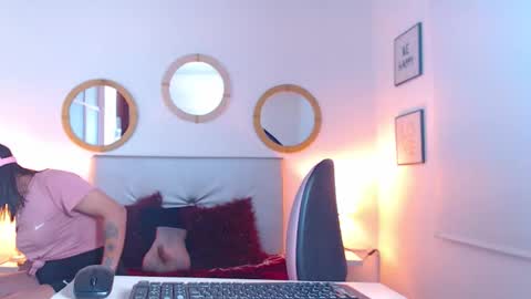 zoe_hecate online show from 02/04/26, 11:05