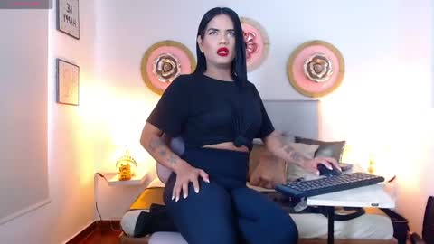 zoe_hecate online show from 04/13/26, 07:19