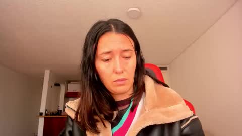 Snapshot of zoe_jeane_beker chatting on 11/11/25, 09:15 ZOE online show from 11/11/25, 09:15