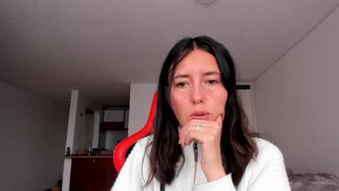 Snapshot of zoe_jeane_beker chatting on 11/19/25, 09:15 ZOE online show from 11/19/25, 09:15