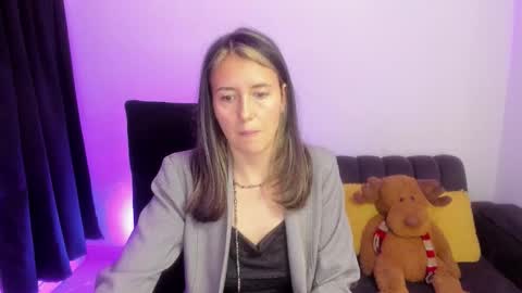 Snapshot of zoe_jeane_beker chatting on 02/03/26, 09:42 ZOE online show from 02/03/26, 09:42