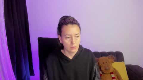 Snapshot of zoe_jeane_beker chatting on 02/08/26, 09:02 ZOE online show from 02/08/26, 09:02