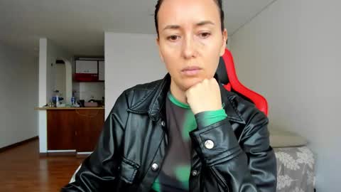 Snapshot of zoe_jeane_beker chatting on 02/18/26, 10:06 ZOE online show from 02/18/26, 10:06