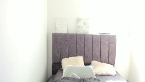 Snapshot of zoe_jones7 chatting on 12/21/24, 03:31 zoe_jones7 online show from 12/21/24, 03:31