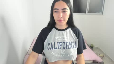 Snapshot of zoe_jones7 chatting on 01/12/25, 04:52 zoe_jones7 online show from 01/12/25, 04:52