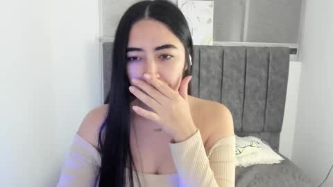 Snapshot of zoe_jones7 chatting on 10/05/25, 03:27 zoe_jones7 online show from 10/05/25, 03:27