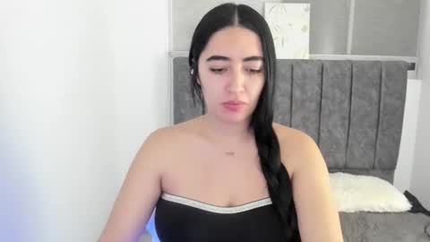 Snapshot of zoe_jones7 chatting on 10/10/25, 03:49 zoe_jones7 online show from 10/10/25, 03:49