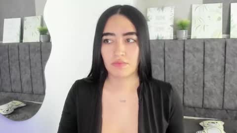 zoe_jones7 online show from 01/17/26, 03:00