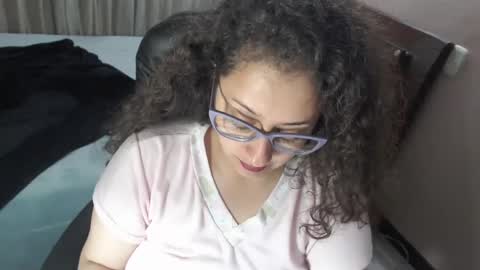 Zoe Koller online show from 09/23/25, 12:52