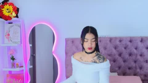 zoe_kravitx_ online show from 02/06/26, 03:00