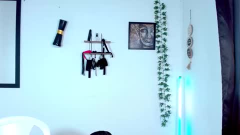 zoe_latin4 online show from 03/24/26, 02:05