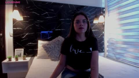 Zoe online show from 10/21/25, 11:44