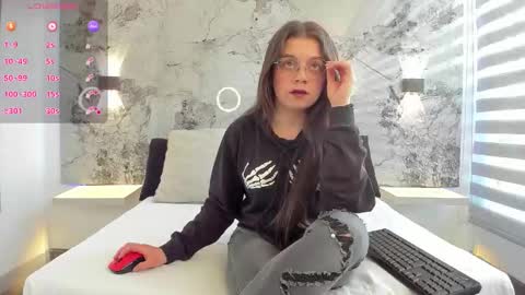 Zoe online show from 03/25/26, 11:49