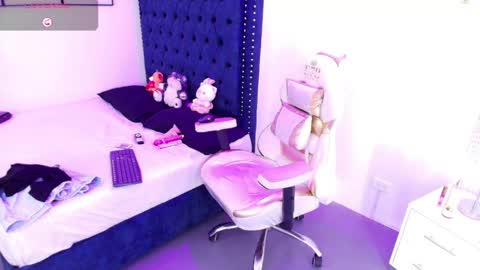 zoe  online show from 05/16/26, 08:18