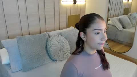 zoe_mhendez online show from 01/18/26, 12:31