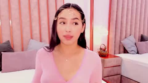 Snapshot of zoe_monrow chatting on 06/17/26, 12:18 Zoe Monrow online show from 06/17/26, 12:18