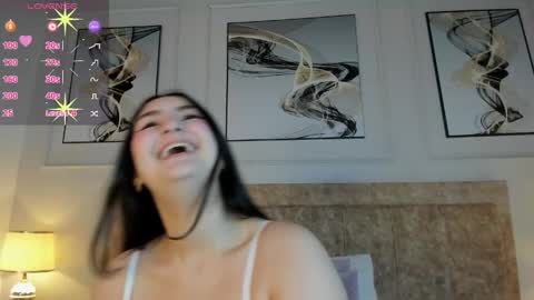Snapshot of zoe_moon__ chatting on 05/19/26, 11:27 zoe_moon__ online show from 05/19/26, 11:27