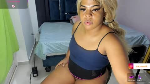 Snapshot of zoe_rosee4 chatting on 05/03/26, 10:49 zoe_rosee4 online show from 05/03/26, 10:49